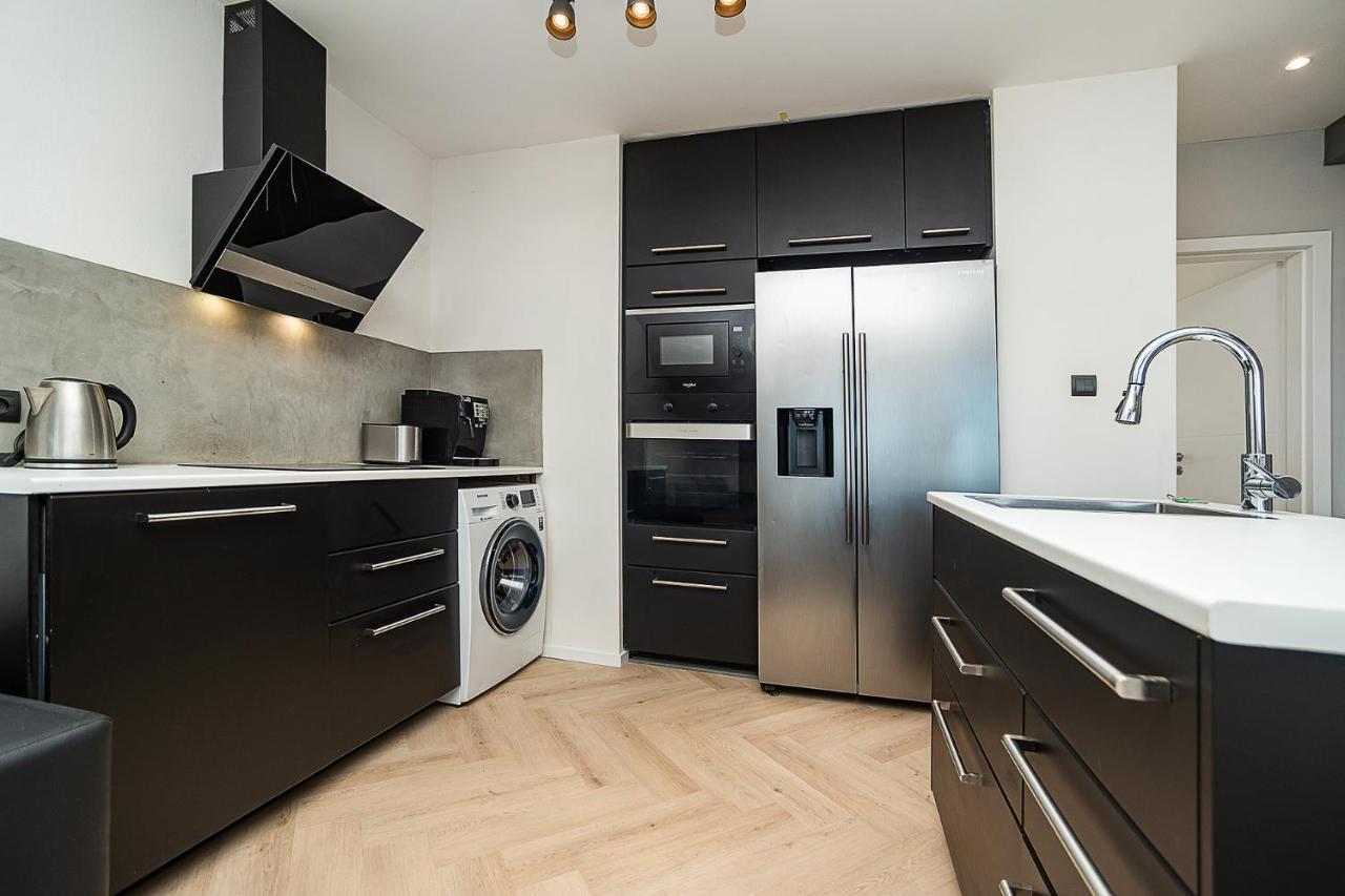 Big 4-Bedroom Flat, Terrace With Great Vitkov View Prag Dış mekan fotoğraf