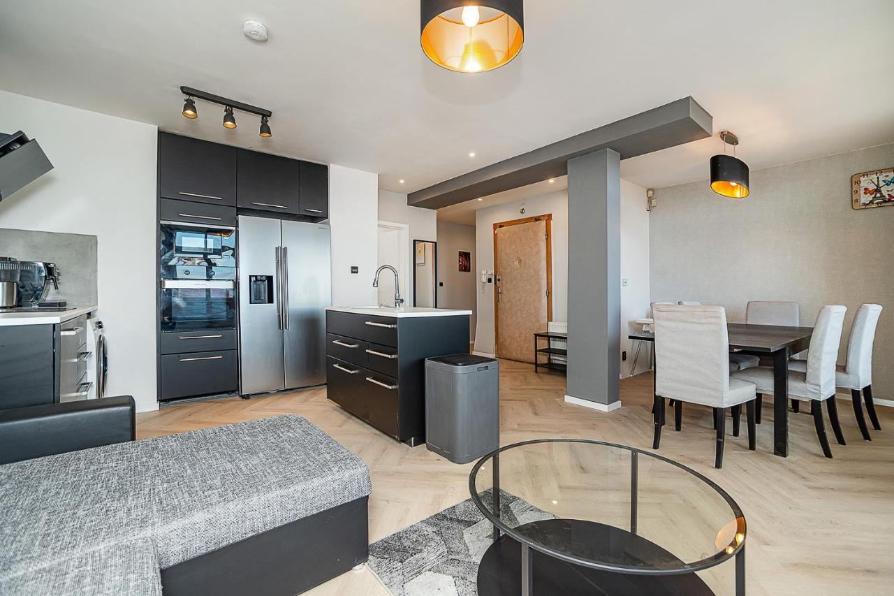 Big 4-Bedroom Flat, Terrace With Great Vitkov View Prag Dış mekan fotoğraf