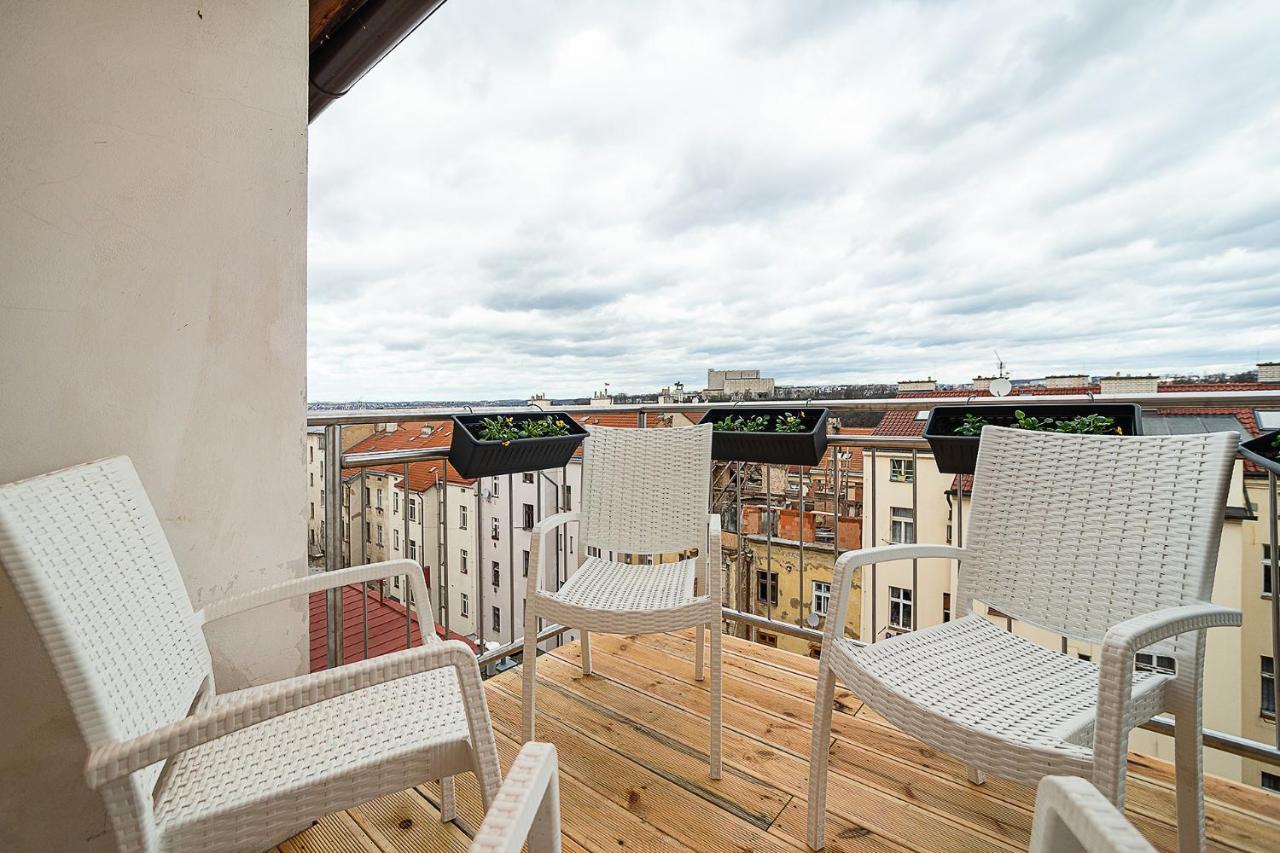 Big 4-Bedroom Flat, Terrace With Great Vitkov View Prag Dış mekan fotoğraf