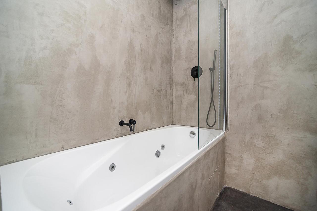 Big 4-Bedroom Flat, Terrace With Great Vitkov View Prag Dış mekan fotoğraf