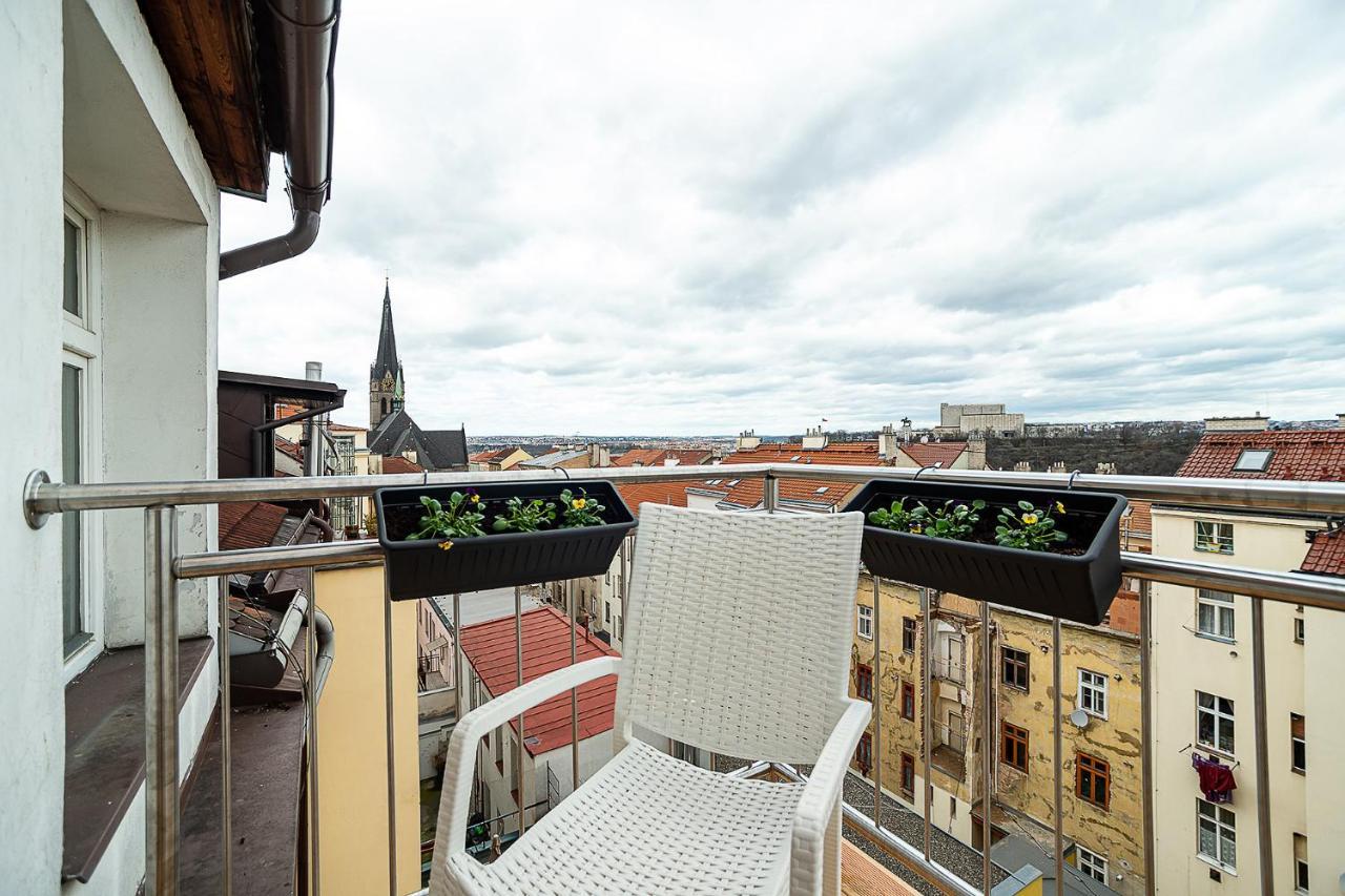 Big 4-Bedroom Flat, Terrace With Great Vitkov View Prag Dış mekan fotoğraf